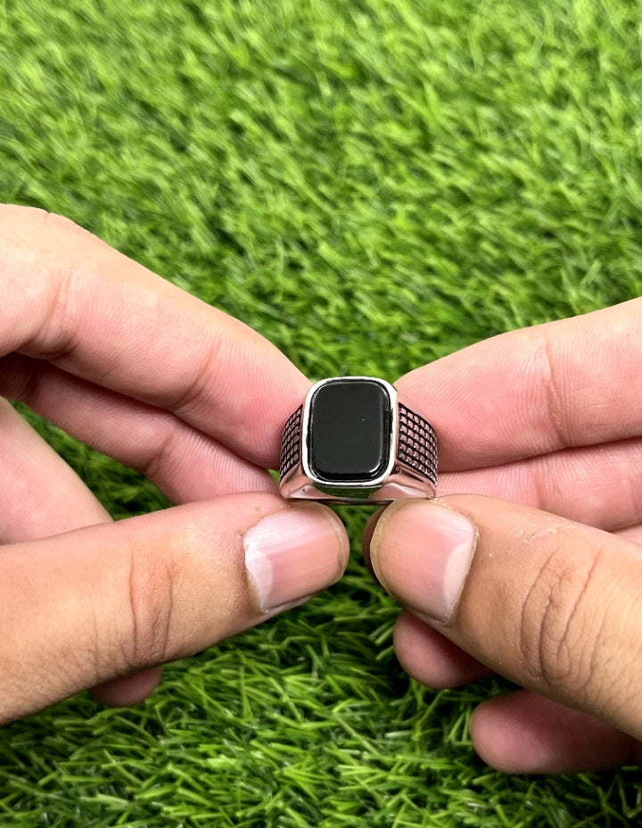 Elegant Black Stone Rings Adjustable size